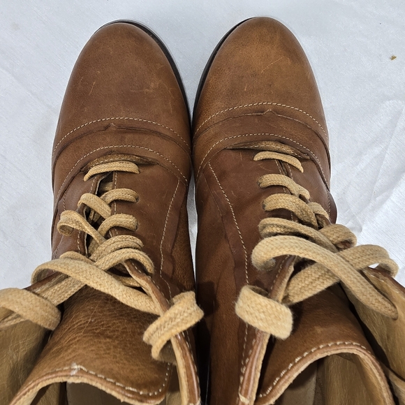 Frye Brown Bella Lace Up Leather Heeled Ankle Boots - Picture 9 of 12